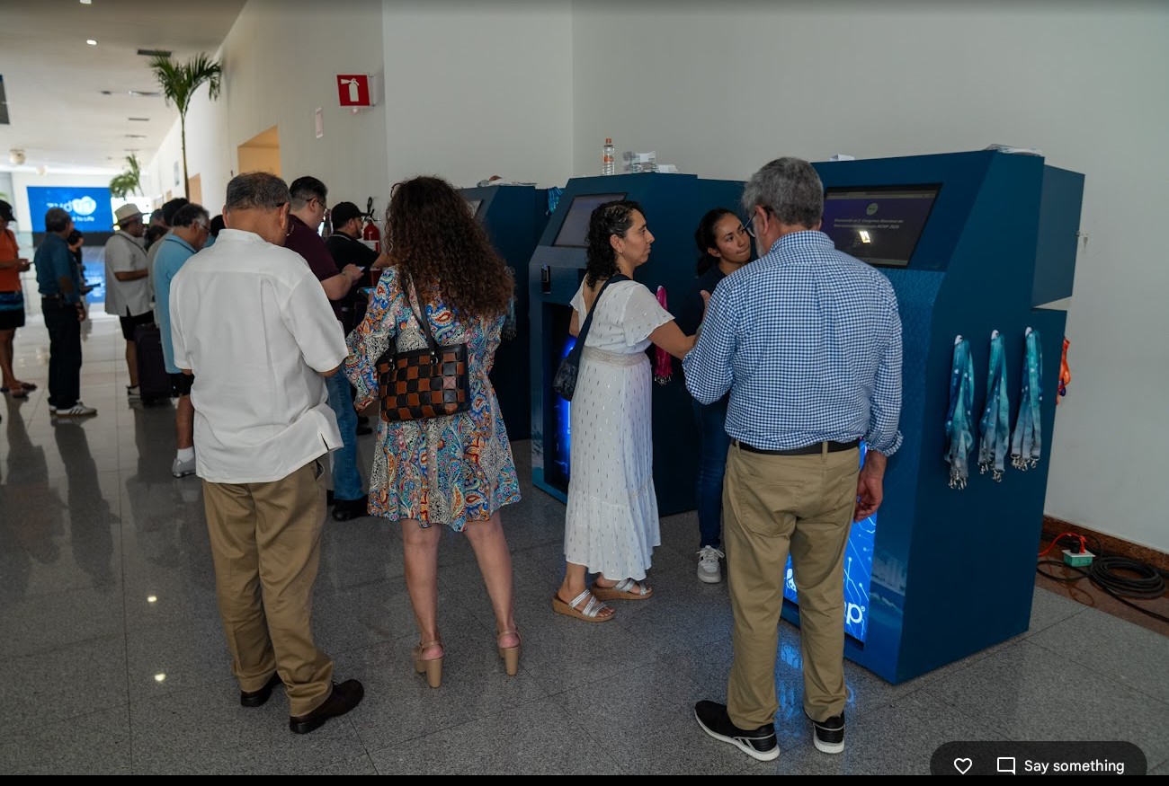 Asistentes registrándose en el Congreso MCNP